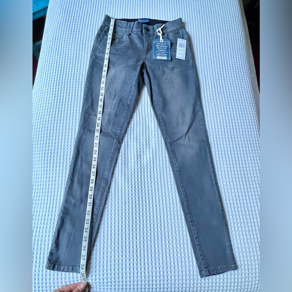 NWT Democracy “Ab” solution booty lifting, jeggings.